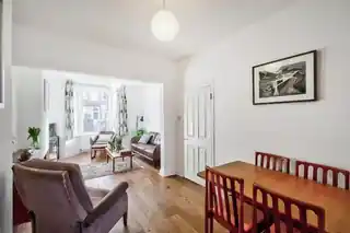 52 Carnarvon Road, photo 3