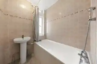 52 Cedars Road, photo 4