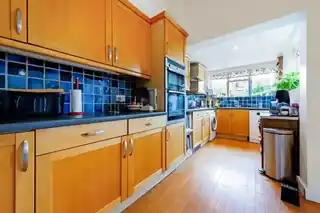 52 Clifton Road, photo 3