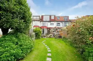 52 Clifton Road, photo 4