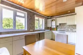 52 Connaught Road, photo 3