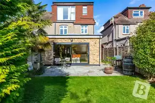 52 Derham Gardens, photo 4