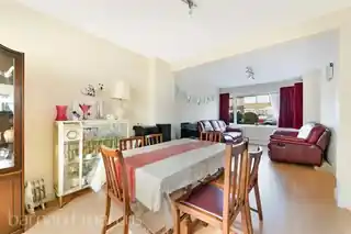 52 Fairholme Crescent, photo 4