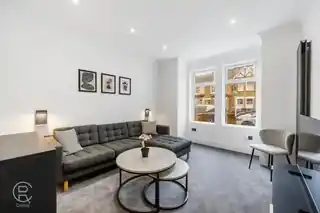 52 Glenfield Road, photo 2