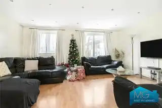 52 Granville Road, photo 2