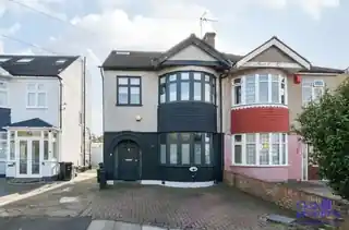 52 Harewood Drive, photo 2