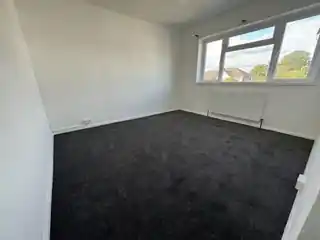 52 Hillside Road, photo 2