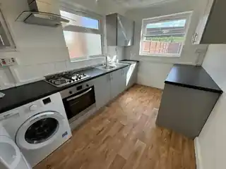52 Hillside Road, photo 3