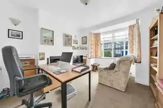 52 Holmesdale Road, photo 3
