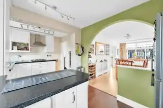 52 Holmesdale Road, photo 4