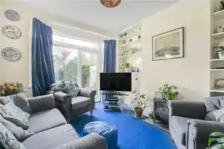 52 Lyncroft Gardens, photo 2
