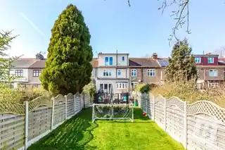52 Lyndhurst Drive, photo 4