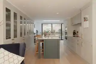52 Overstone Road, photo 4