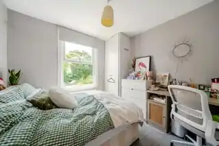 52 Pitcairn Road, photo 3