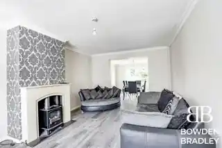 52 Tudor Crescent, photo 2