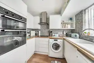 52 Violet Avenue, photo 4