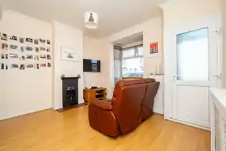 52 Warwick Road, photo 4