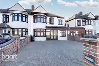 52 Wensleydale Avenue, photo 2