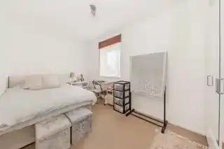 53 Aplin Way, photo 4