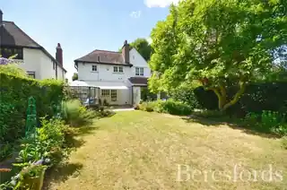 53 Balgores Lane, photo 3