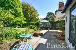 53 Balgores Lane, photo 2