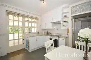 53 Balgores Lane, photo 4