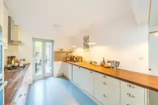 53 Brecknock Road, photo 3