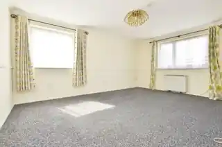 53 Gurney Close, photo 2
