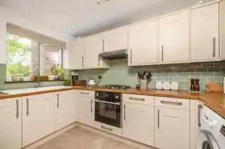 53 Ladygrove, photo 3