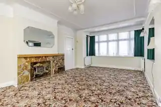 53 Manor Drive, photo 3