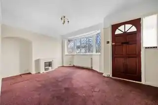 53 Pembury Avenue, photo 3