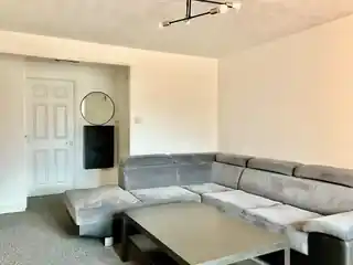 53 Plumtree Close, photo 3