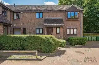 53 Somerford Way, photo 2