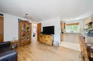 53 Somerford Way, photo 3