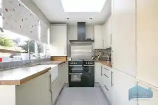 53 Trinity Road, photo 2