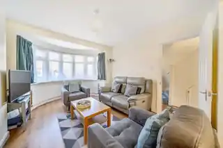 53 Warden Avenue, photo 2