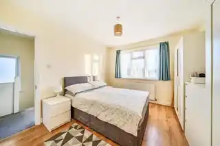 53 Warden Avenue, photo 4