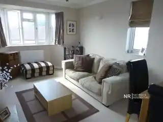 53 Woodgate Avenue, photo 2