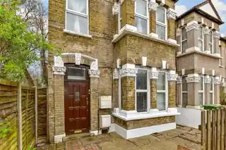 538 Romford Road, photo 4