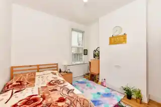 538 Romford Road, photo 3