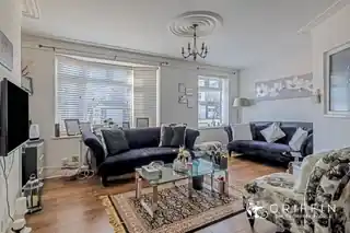 54 Argyle Gardens, photo 2