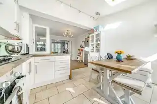 54 Carlton Park Avenue, photo 4