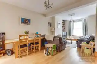 54 Cheddington Road, photo 2