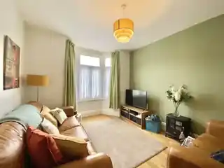 54 Clayton Road, photo 2