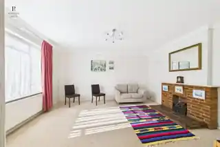54 Crispin Crescent, photo 2
