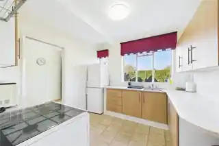 54 Crispin Crescent, photo 3
