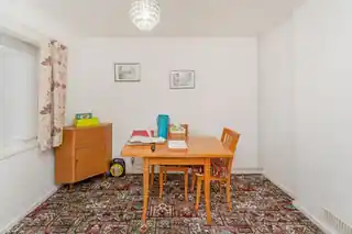 54 Cuckoo Hall Lane, photo 4