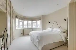 54 Gresham Gardens, photo 4