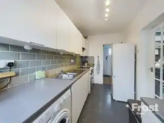 54 Guildford Avenue, photo 4