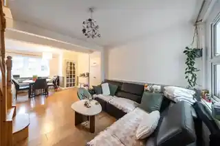 54 Love Lane, photo 2